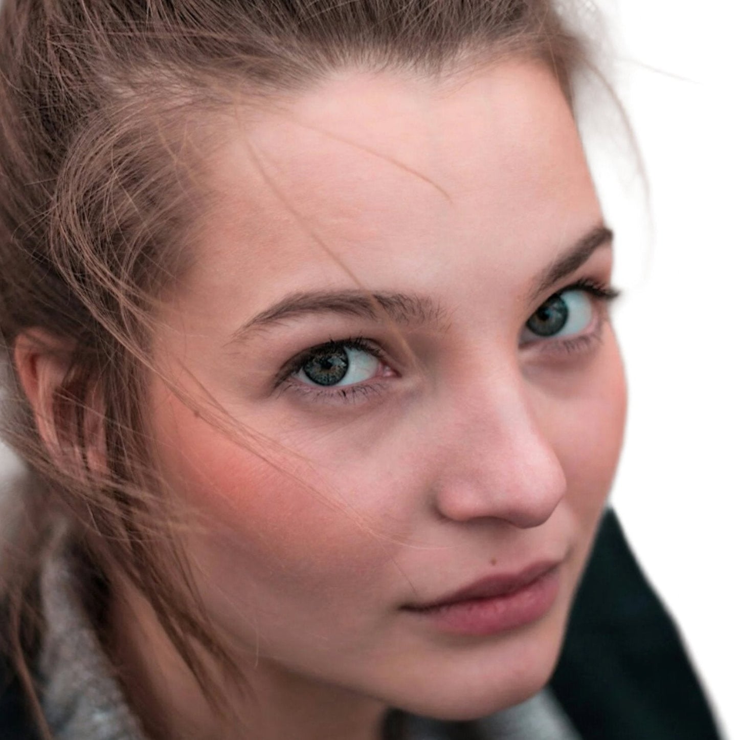 White woman brown hair rosy cheeks. Best cream for rosacea redness relief. Dermal Essentials Medical Grade Skincare.